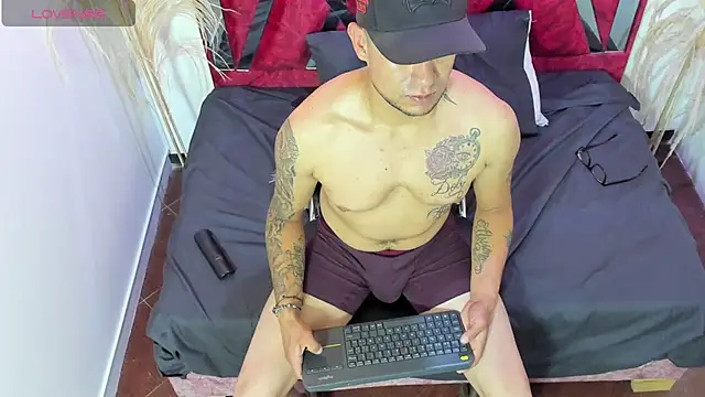 Pokazy przed kamerką – Nickk_21_