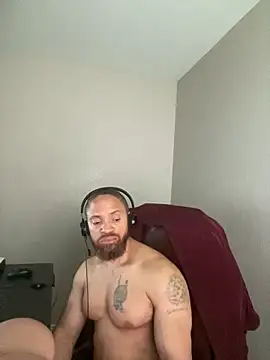 Fathero1time: διαδικτυακό σόου στην κάμερα