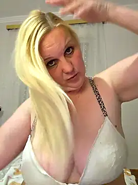 Mayci1984: онлайн-секс-чат