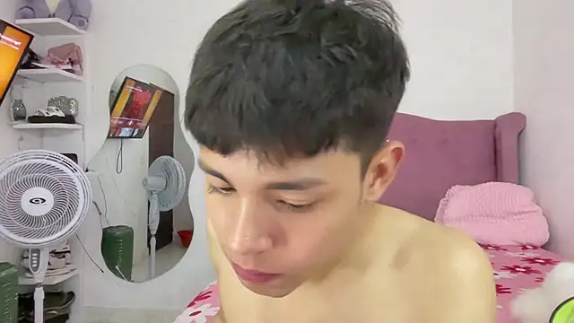 Andy_Belier23 网络视讯表演