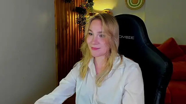 ElaraVoltage: онлайн-секс-чат