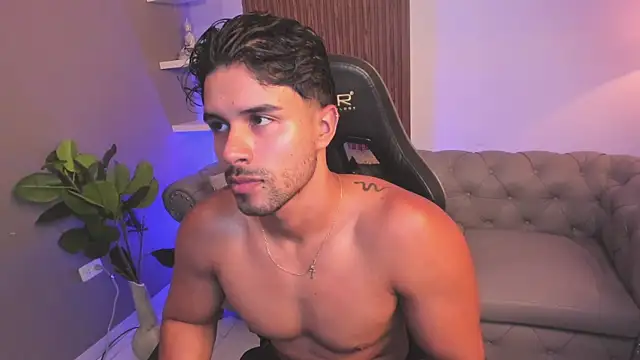 liam_collins21 live XXX chat