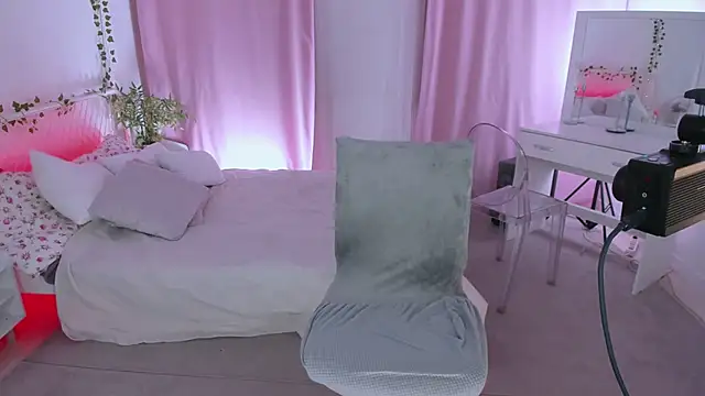 Pokazy przed kamerką – AliceMoongirl