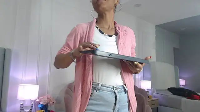 ChantalGarner Live XXX-Chat