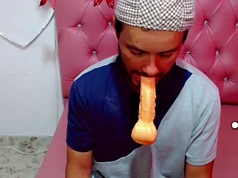 Show modela THIAGO_PLEASURE na web-kameri