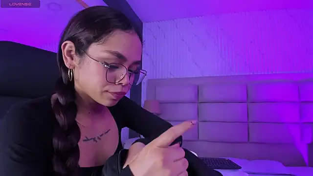 XXX chat uživo modela CarolineFyre