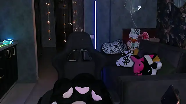 BlckmirrorrのライブXXXチャット