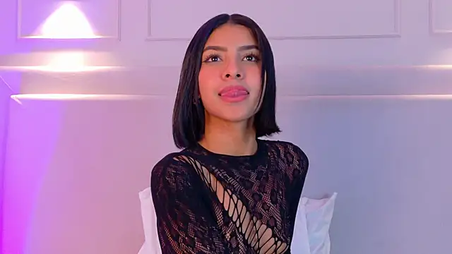 NaomiKlarc live XXX chat