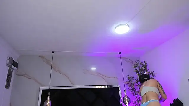 XXX chat uživo modela Ibbie_drastic