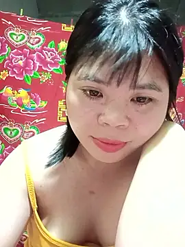 Xuka_lyss Adlı Modelin Canlı XXX Sohbeti