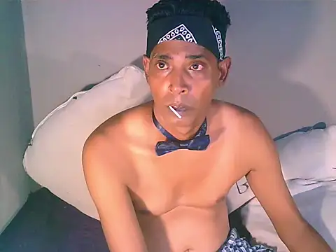 IndianHunk01 webkamerás műsora