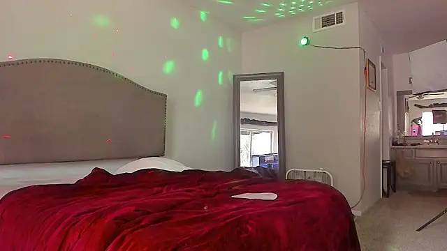 yiauana Chat XXX in diretta