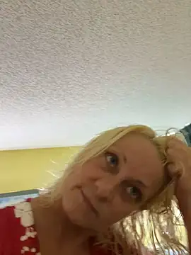 TiffaneyLoveのライブXXXチャット