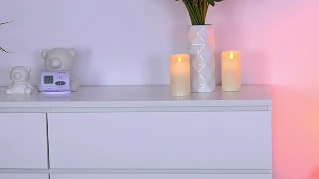 Show modela AishaSins na web-kameri