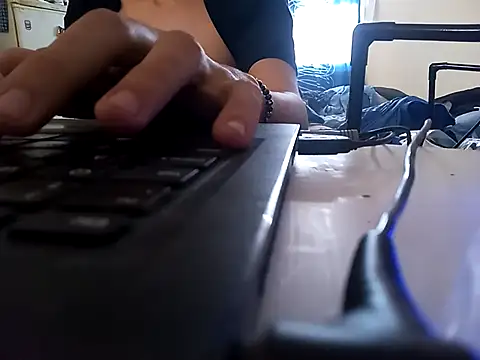 Naughty_Boy13 网络视讯表演