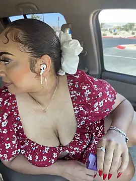 Pokazy przed kamerką – CarmelaAnthony