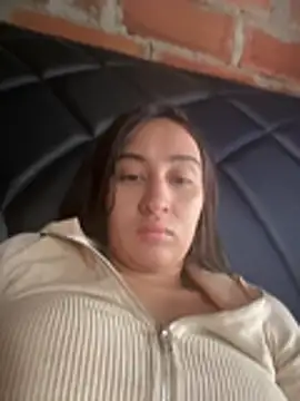 Chatroom XXX en direct de RAKEL37