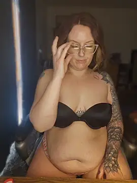 TattedMamaXOXO Chat XXX live