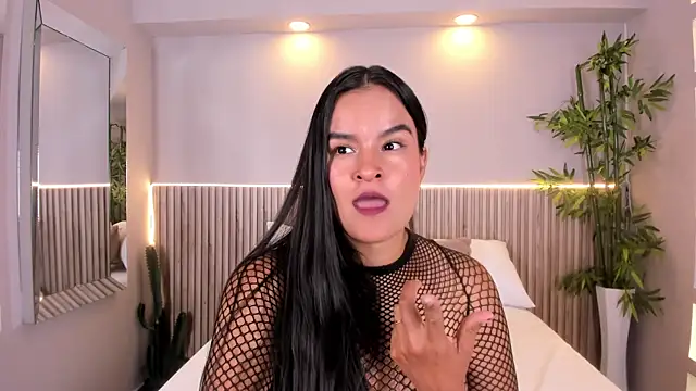 LucieMillerr: онлайн-секс-чат