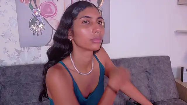 Chat +18 de taty_miller ao vivo