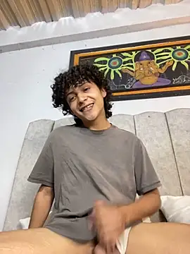 Cherry_boy_18 webkamerás műsora