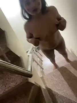 Show modela Sexfound01 na web-kameri