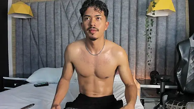 NicolaiKarav webkamerás műsora