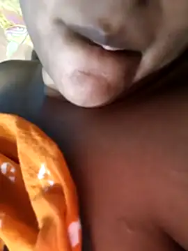 Pertunjukan Kamera Web Just-Queen