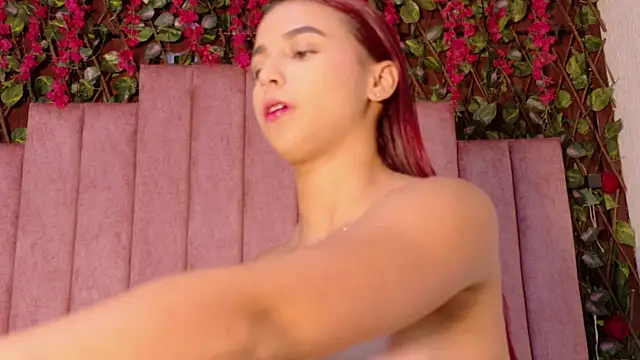 MiaJanss – Naživo XXX chat