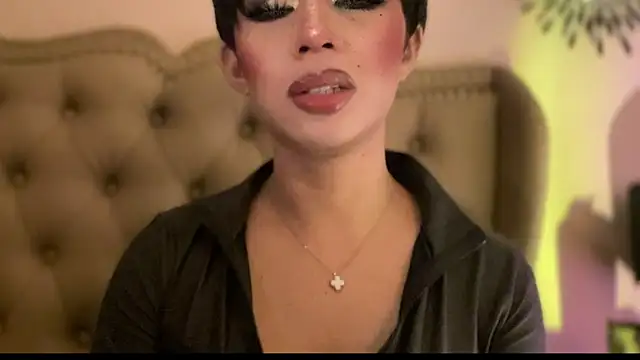 Worldclass_Maxxine_: онлайн-секс-чат