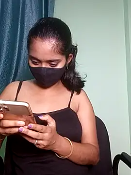 shrutee12 Chat XXX in diretta