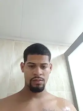 yurgaki_21: διαδικτυακό σόου στην κάμερα