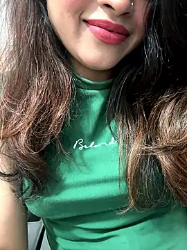 riya_sharma11 Adlı Modelin Canlı XXX Sohbeti