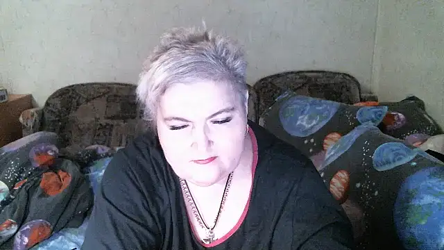 Lana555: онлайн-секс-чат