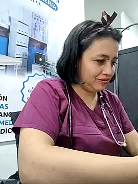 Nurse_Alice-7 élő XXX-chatje