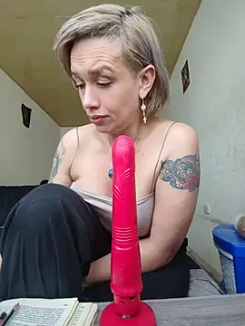 MARILYNMADELENAKOVANOVA's Live XXX Chat