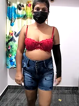 Family02 Adlı Modelin Canlı XXX Sohbeti