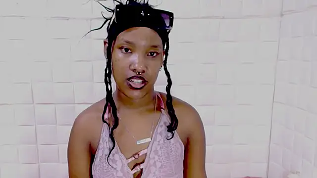 EroticSexyPrada Chat XXX in diretta