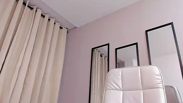 Tommas_Jhonson Show Webcam