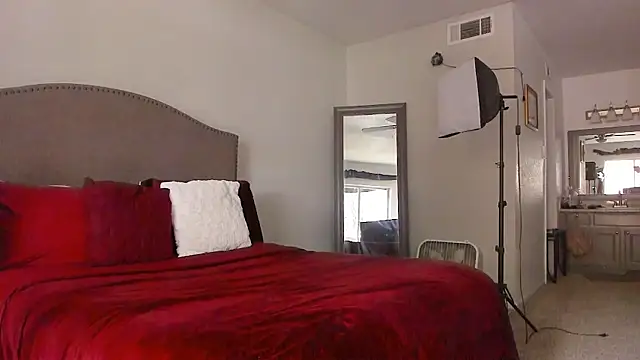 Chat +18 de yiauana ao vivo