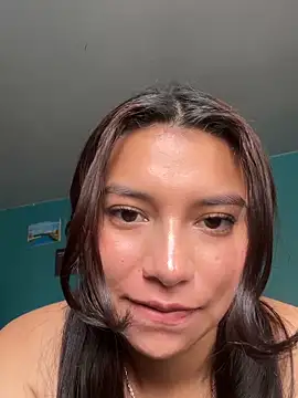 CocoaGigiMuse's Live XXX Chat