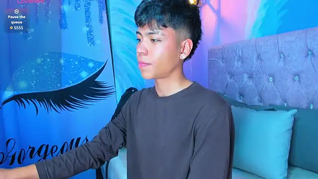 MaxiWildd Live XXX Chat