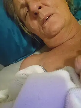 SultrySummer68's Live XXX Chat