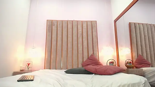 Zoe_Monrow's Live XXX Chat