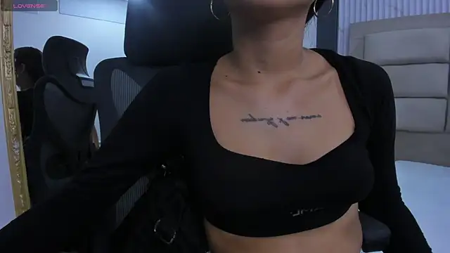 แชท XXX สดของ CarolineFyre