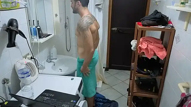 Al3xox02 Show in webcam