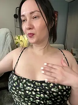 Kiss_My_Body Chat XXX live