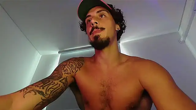 milkoffen Live XXX chat