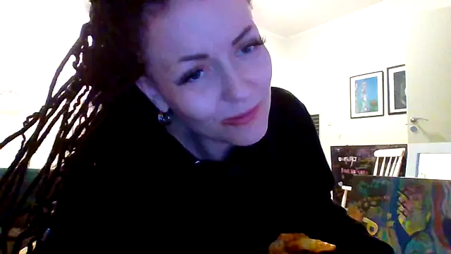 shyhornymommy webcam show