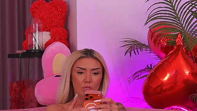 fallingangel Adlı Modelin Canlı XXX Sohbeti